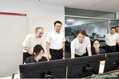 促進全域綠色低碳化發(fā)展，上海虹口區(qū)領(lǐng)導調(diào)研綠色低碳產(chǎn)業(yè)